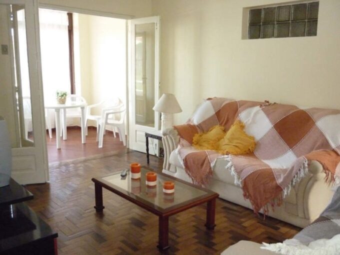 Casa pertinho da praia à venda em Torres
