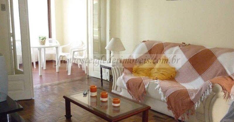Casa pertinho da praia à venda em Torres