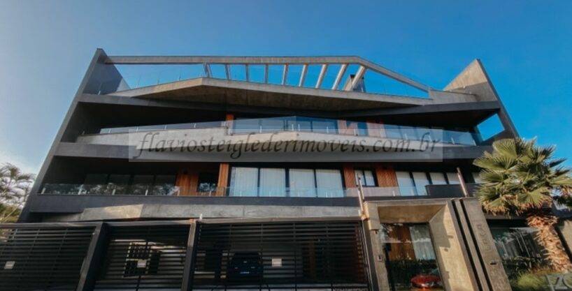 Apartamento no térreo a venda em Torres