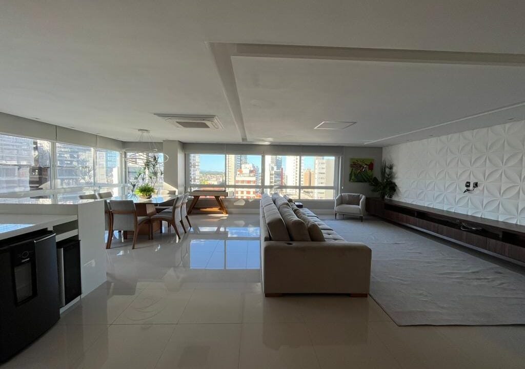 Apartamento alto padrão a venda na Praia Grande em Torres RS