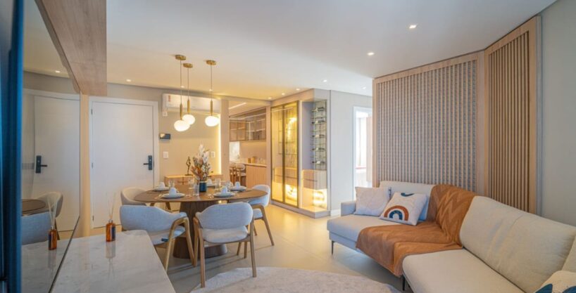 Apartamento com 2 Dorms (1 Suíte) e Vista Mar à Venda na Praia Grande Torres
