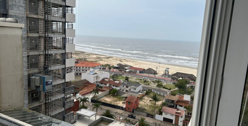 Apartamento com 3 Dormitórios e Vista Mar à Venda em Torres