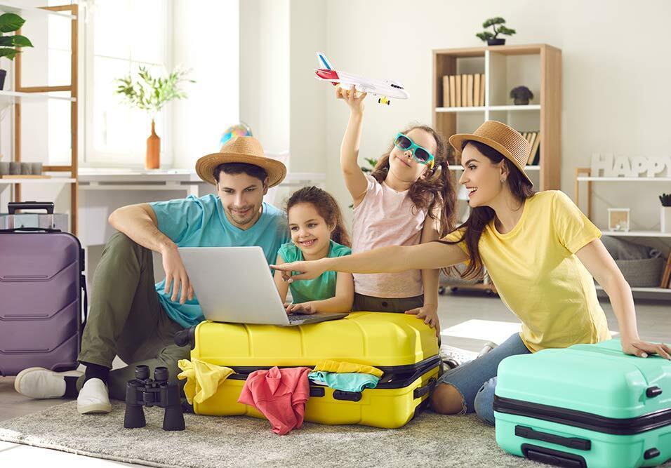 familia-planejando-ferias-seguras